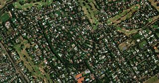 Highland Park Country Club, barrio cerrado a 2,5 km de la estación Maquinista Savio