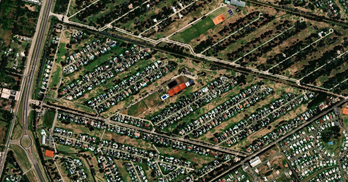 Saint Thomas Este, barrio cerrado con golf en Esteban Echeverría